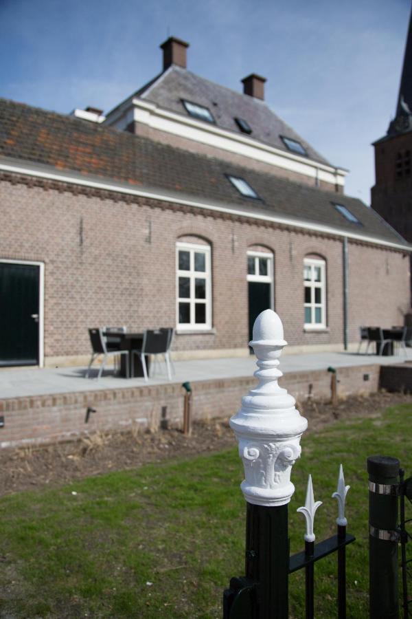 B&B Groepsaccommodatie De Pastorie Lage Mierde Exterior foto