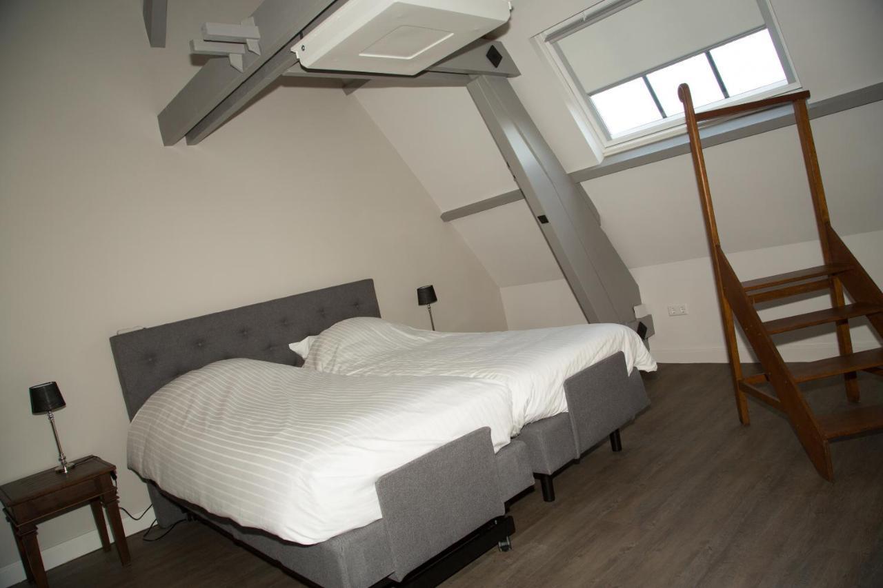 B&B Groepsaccommodatie De Pastorie Lage Mierde Exterior foto