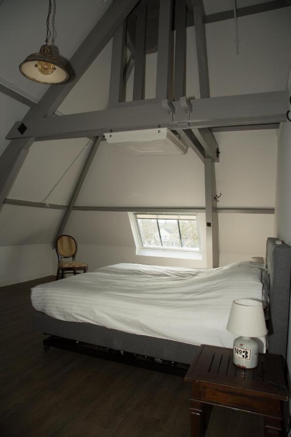 B&B Groepsaccommodatie De Pastorie Lage Mierde Exterior foto